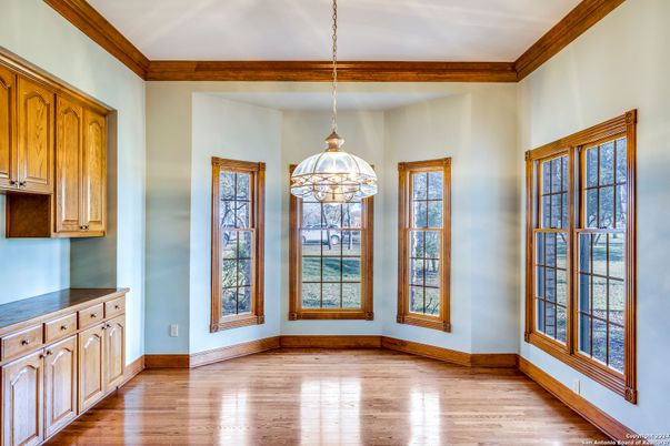 Empty room, Interior, Pendant Lights, Wood Texture Flooring