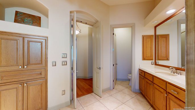 Bathroom, Interior, Recessed Lighting, Wood Texture Flooring