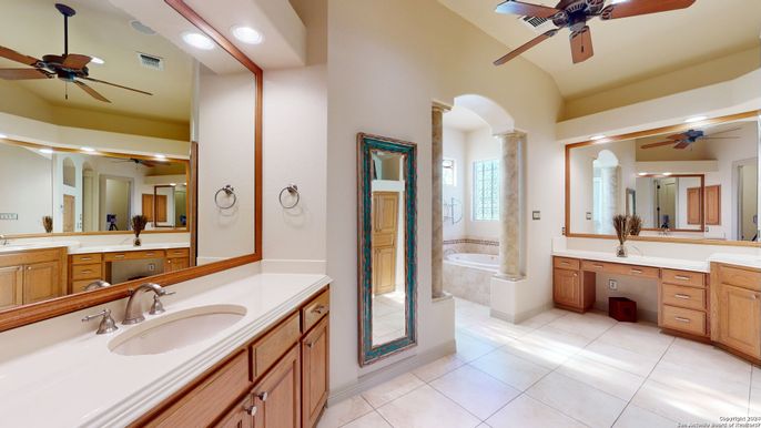 Bathroom, Dual Sink Vanities, Interior, Recessed Lighting