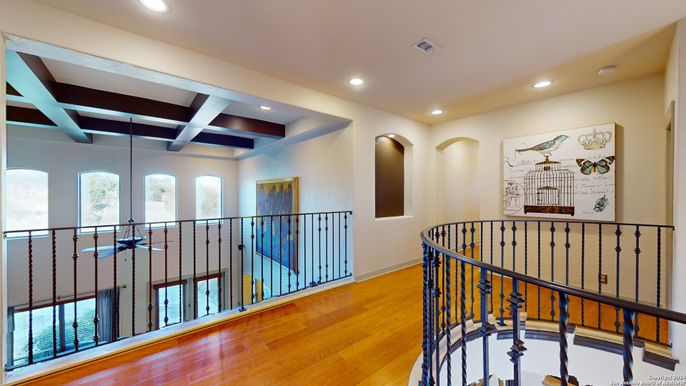 Interior, Recessed Lighting, Wood Texture Flooring