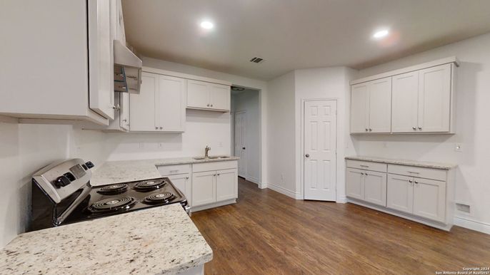 Interior, Kitchen, Recessed Lighting, Wood Texture Flooring