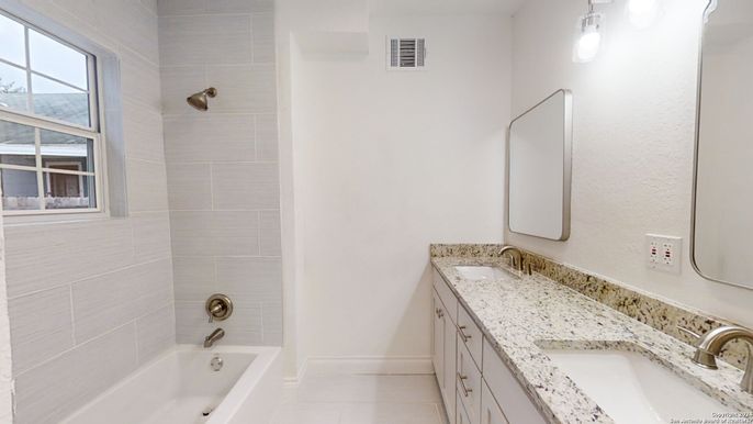 Bathroom, Dual Sink Vanities, Interior