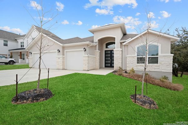 Attached, Exterior, Facade, Ranch