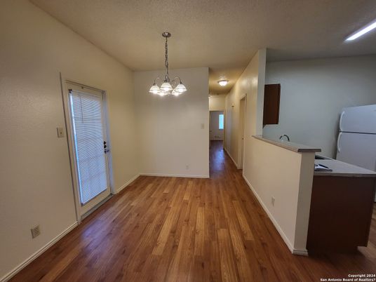 Interior, Pendant Lights, Recessed Lighting, Wood Texture Flooring