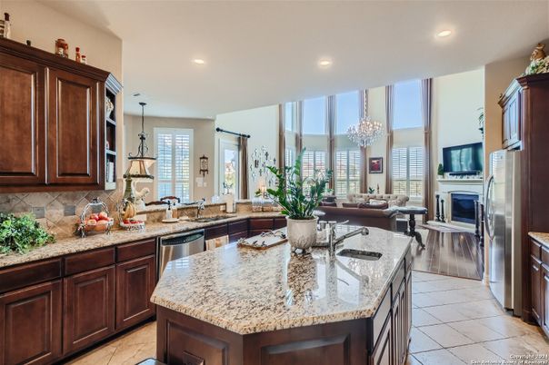 Chandelier, Interior, Kitchen, Living room, Pendant Lights, Recessed Lighting, Stainless Steel Appliances