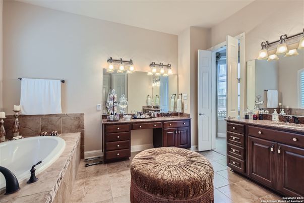 Bathroom, Dual Sink Vanities, Interior