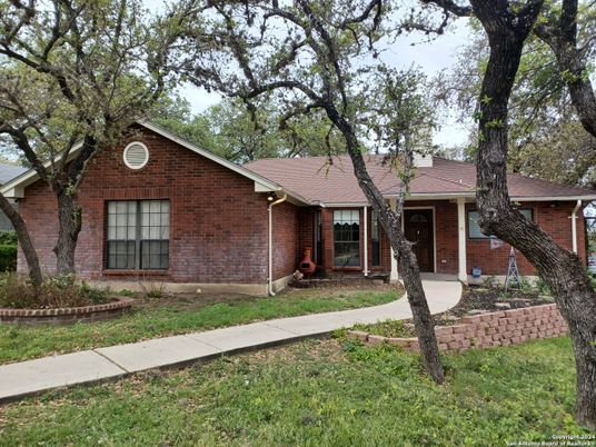 Exterior, Facade, Brick Facade, Ranch