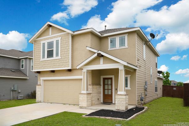 Attached, Exterior, Facade, American Craftsman