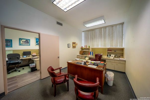 Home Office, Interior