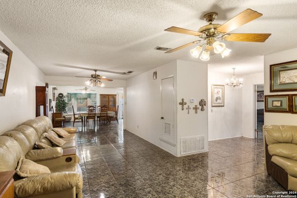 Chandelier, Dining room, Interior, Living room