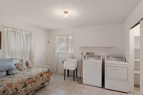 Interior, Washer
