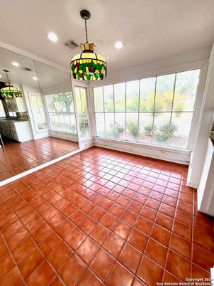 Empty room, Interior, Pendant Lights, Recessed Lighting