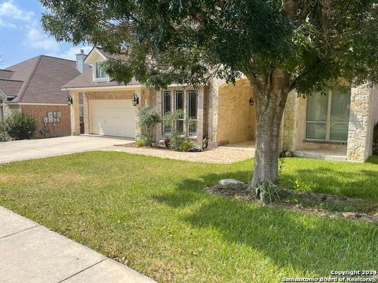 Attached, Exterior, Facade, Brick Facade, Ranch