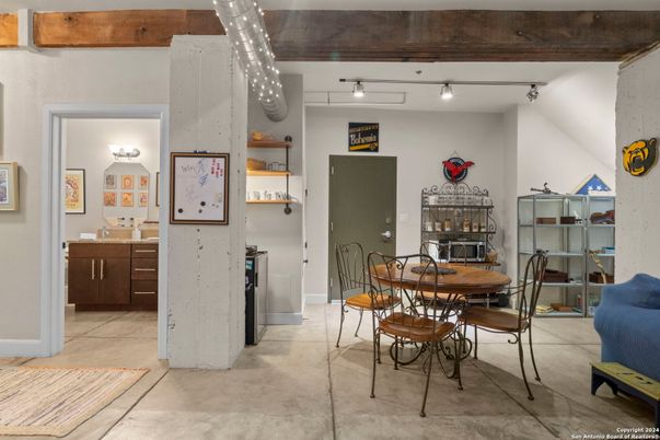 Dining room, Interior