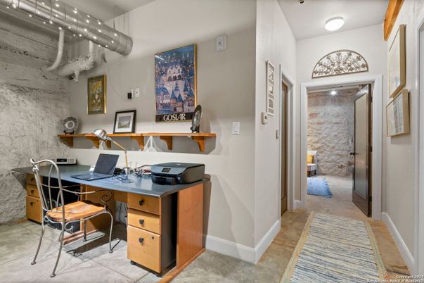 Home Office, Interior