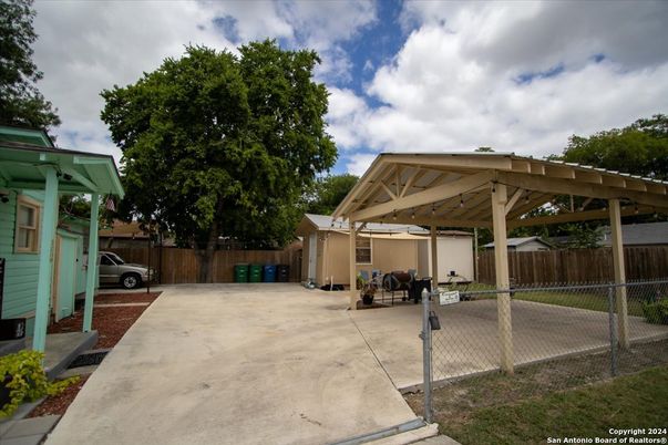 Backyard, Exterior