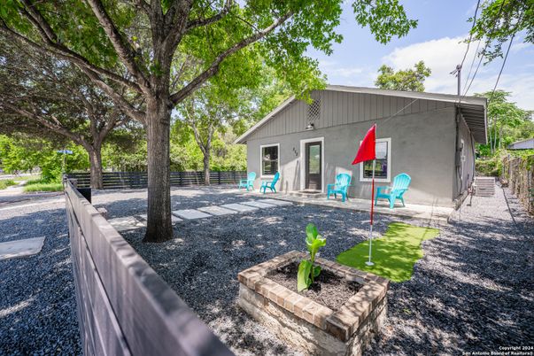 Backyard, Exterior