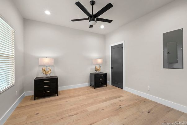Interior, Recessed Lighting, Wood Texture Flooring