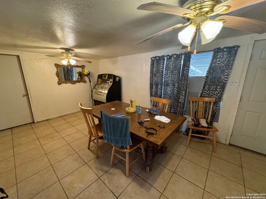 Dining room, Interior