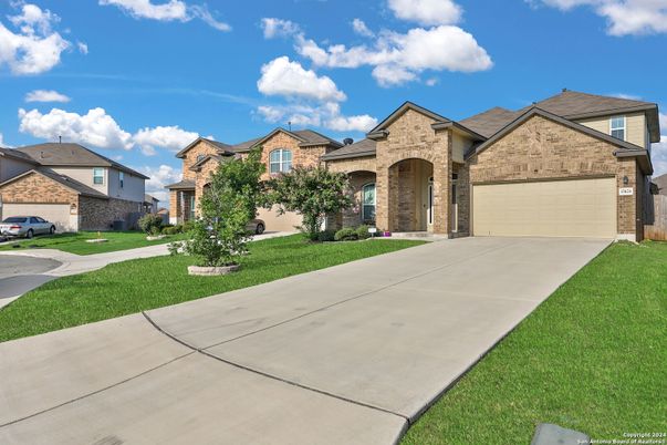 Attached, Exterior, Facade, Brick Traditional