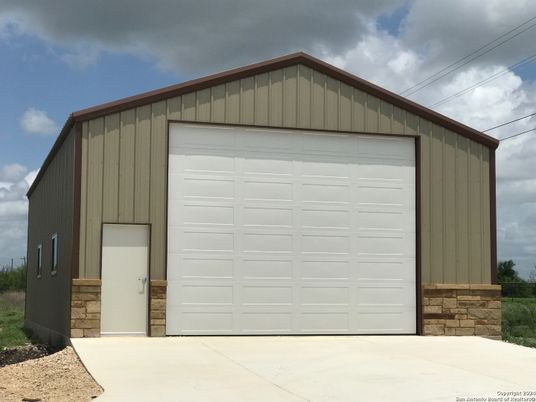 Detached Garage, Exterior