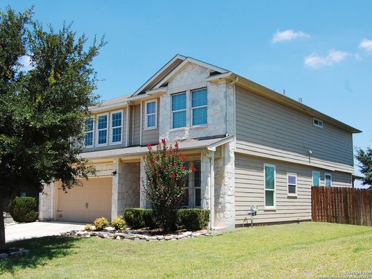 Attached, Exterior, Facade, Farmhouse