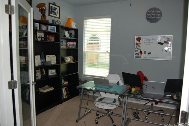 Home Office, Interior