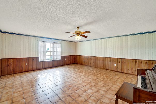 Empty room, Interior, Piano, Wooden Walls