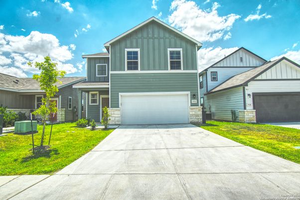 Attached, Exterior, Facade, Farmhouse