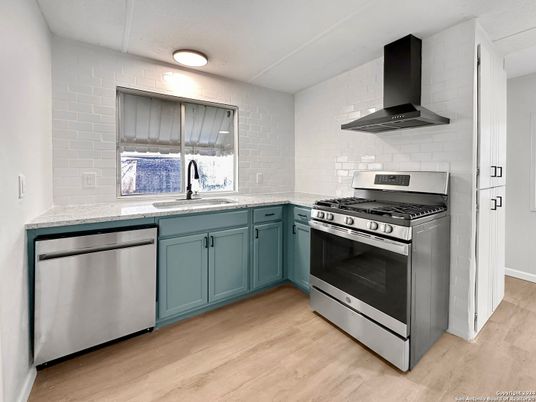 Interior, Kitchen, Stainless Steel Appliances, Wood Texture Flooring