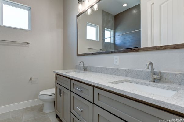 Bathroom, Dual Sink Vanities, Interior, Recessed Lighting