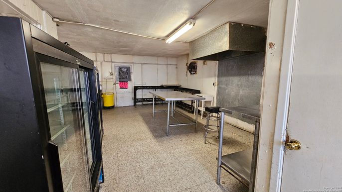 Game Room, Interior