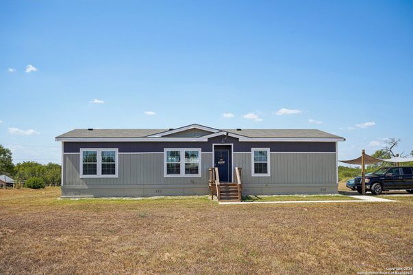 Backyard, Exterior, Facade, Ranch