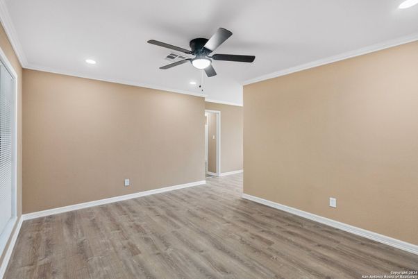 Empty room, Interior, Recessed Lighting, Wood Texture Flooring
