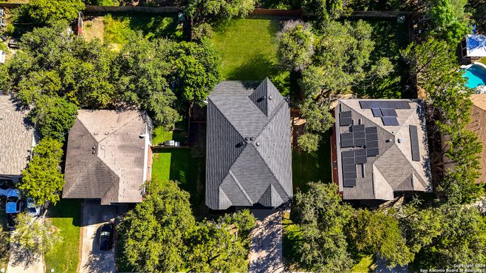 Exterior, Drone