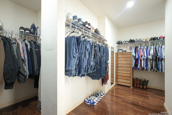 Interior, Recessed Lighting, Walk-in Closets, Wood Texture Flooring