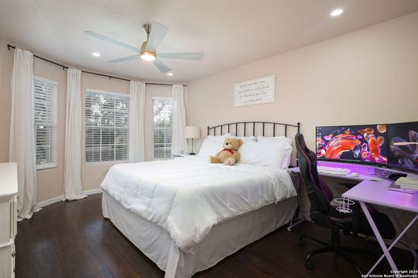 Bedroom, Home Office, Interior, Recessed Lighting, Wood Texture Flooring