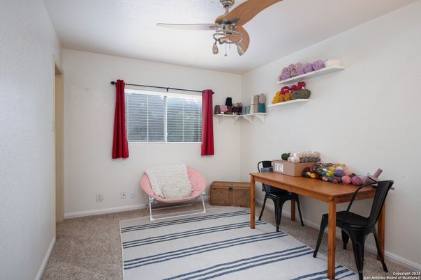Home Office, Interior
