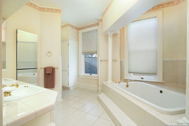 Bathroom, Interior, Tile Countertops