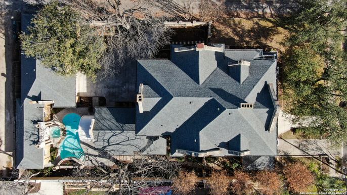 Exterior, Drone
