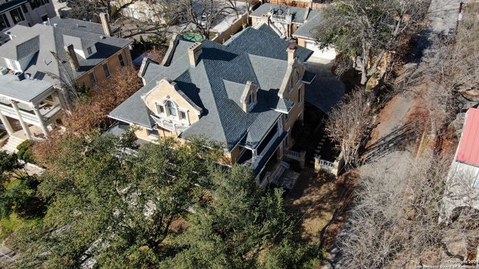 Exterior, Drone