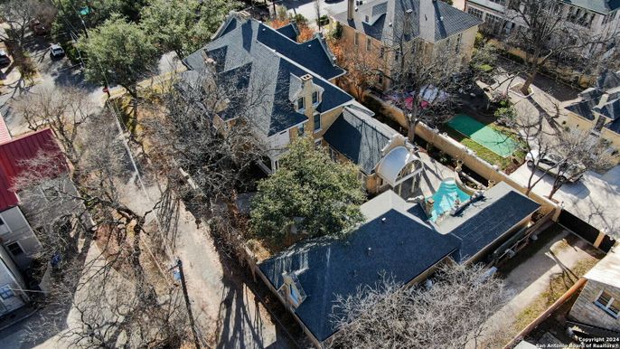 Exterior, Drone