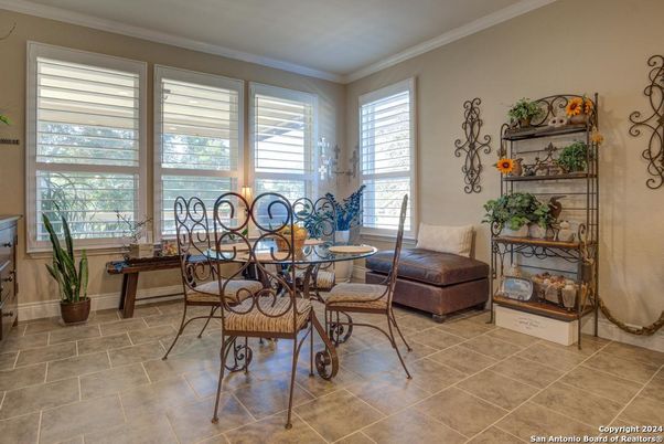 Dining room, Interior