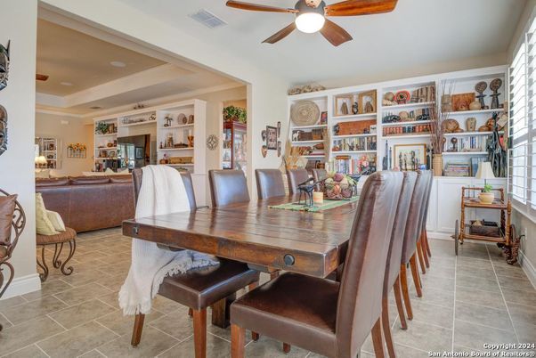 Dining room, Interior