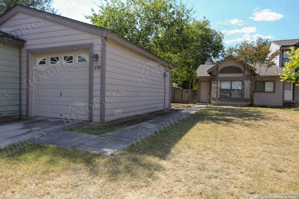 Detached Garage, Exterior