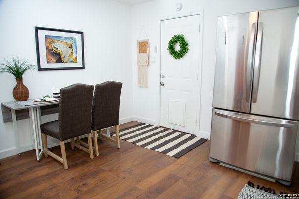 Dining room, Interior, Kitchen, Stainless Steel Appliances, Wood Texture Flooring