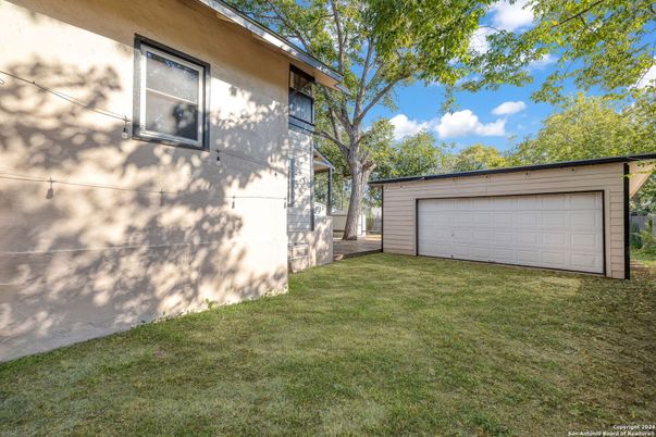 Detached Garage, Exterior