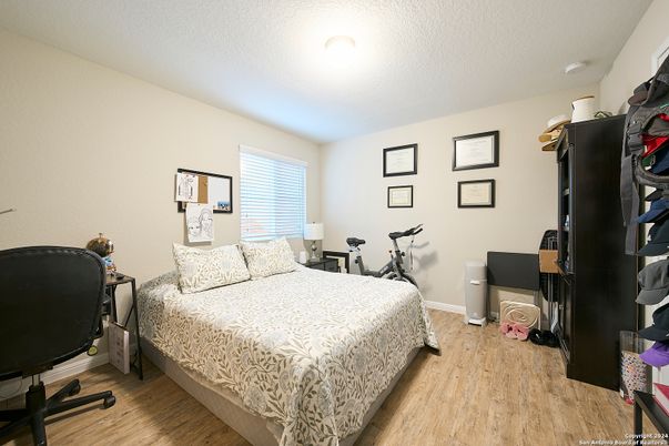 Bedroom, Fitness Equipment, Interior, Wood Texture Flooring