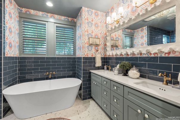 Bathroom, Dual Sink Vanities, Free Standing Baths, Interior, Recessed Lighting