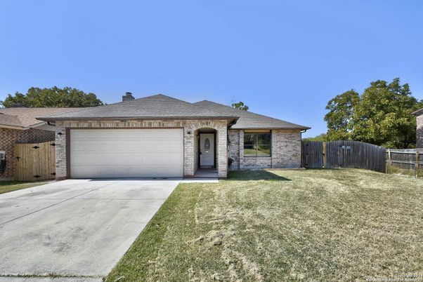 Attached, Exterior, Facade, Brick Facade, Ranch